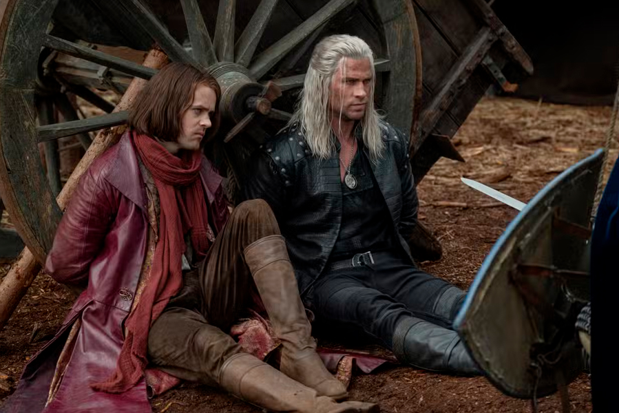 Почему Лиам Хемсворт неохотно заменил Генри Кавилла в Ведьмаке